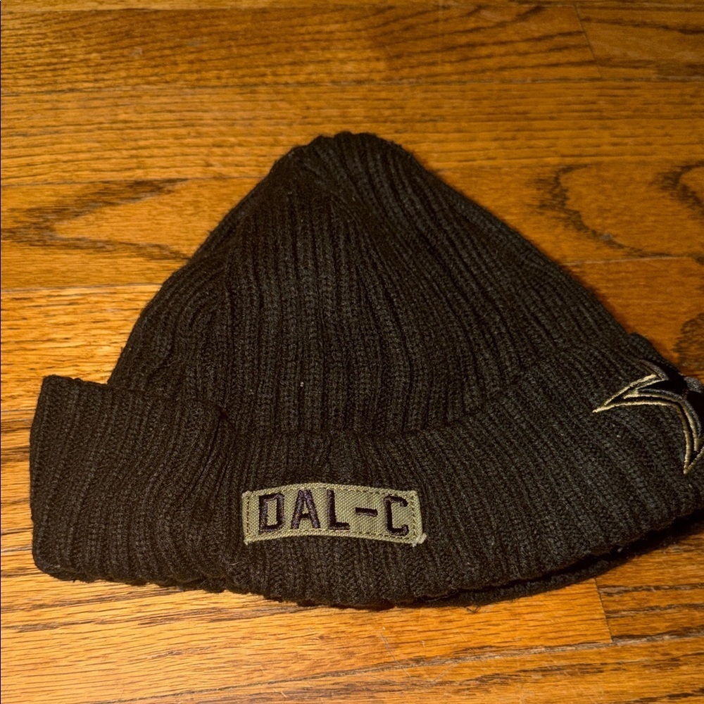 NFL Dallas Cowboys Navy Blue Beanie with Star Embroidery SIZE OS - Picture 2 of 5